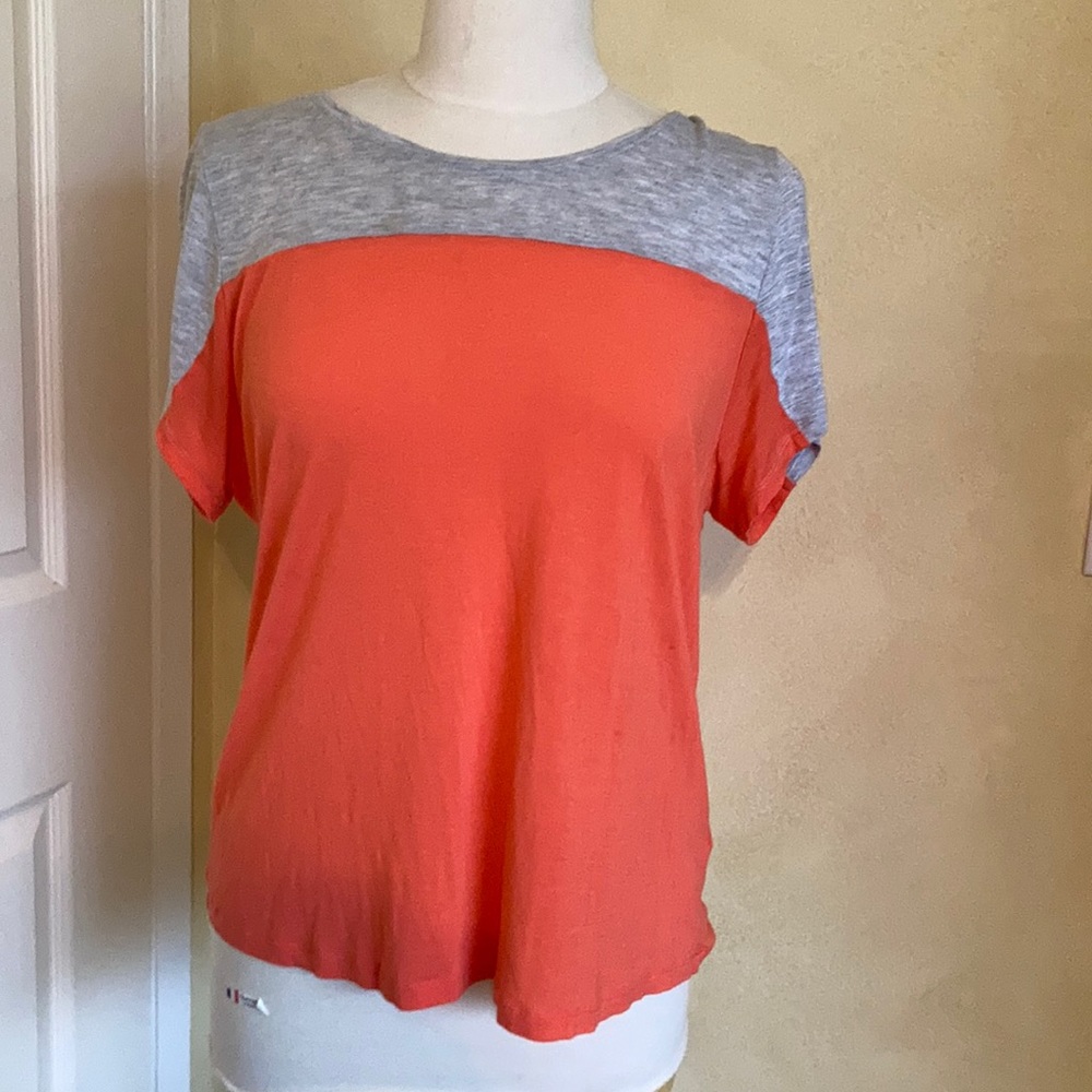 Two by Vince Camuto Color Block Tee